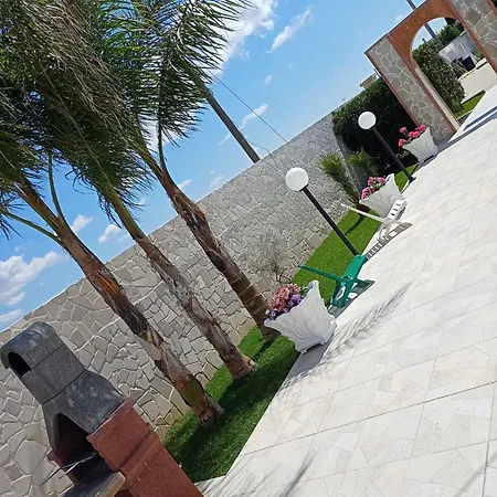 Lunarossasalento Vila